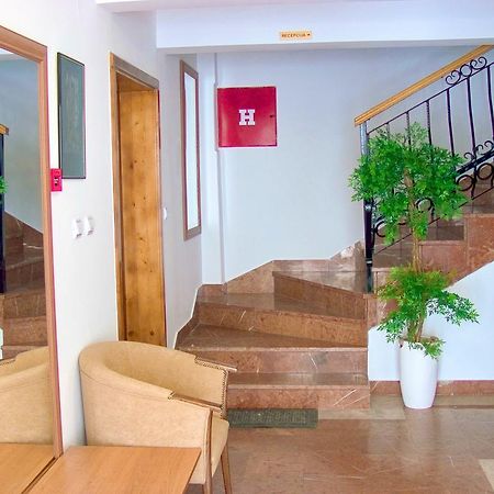 Guest House Villa Iva บุดวา ภายนอก รูปภาพ