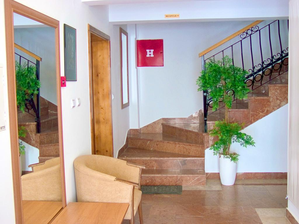 Guest House Villa Iva บุดวา ภายนอก รูปภาพ